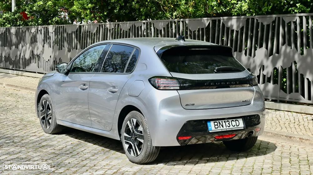 Peugeot 208 1.2 Hybrid Allure e-DCS6 - 11