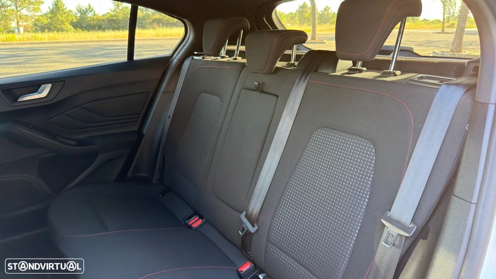 Ford Focus 1.0 EcoBoost MHEV ST-Line - 21