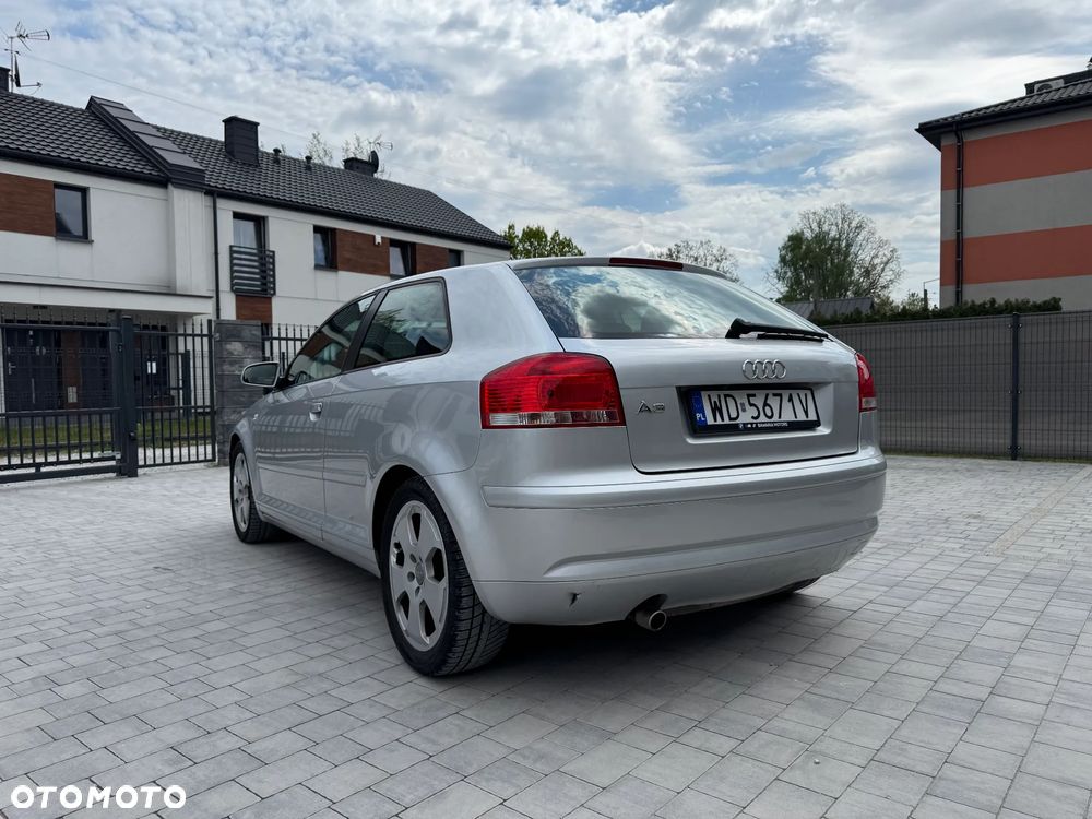 Audi A3 3-drzwiowe 1.6 Attraction - 10
