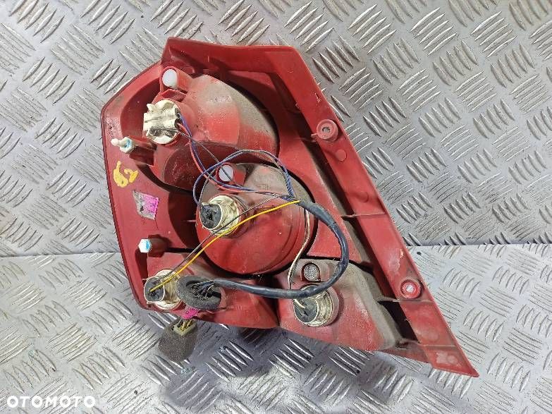 LAMPA PRAWA TYLNA DAEWOO KALOS - 2