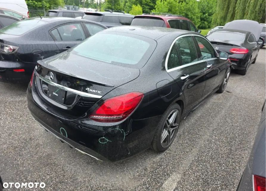 Mercedes-Benz Klasa C 300 4Matic 9G-TRONIC AMG Line - 4