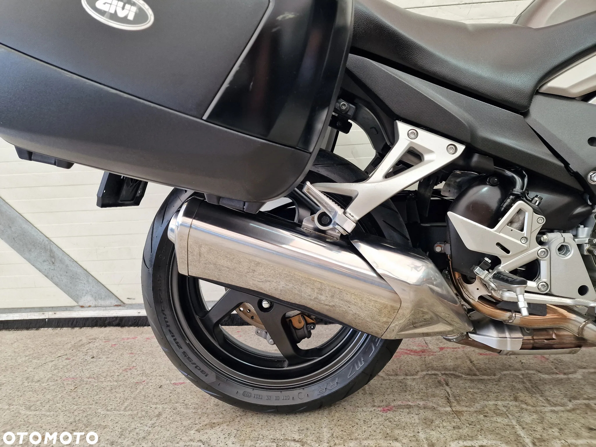 Honda VFR - 23