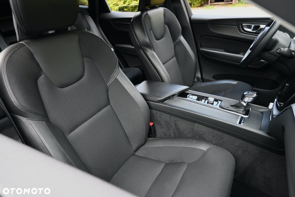 Volvo XC 60 D4 Geartronic Momentum - 29