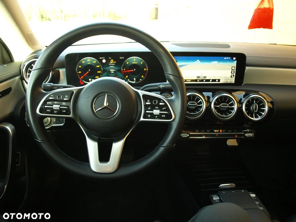 Mercedes-Benz CLA 220 d 8G-DCT - 17