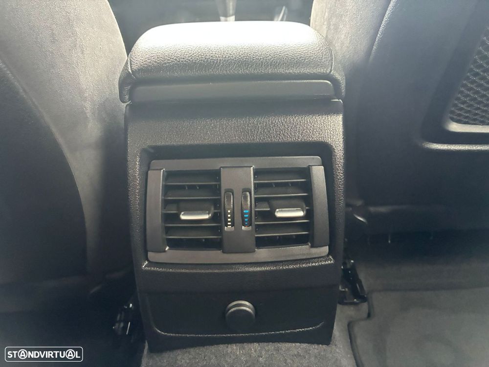 BMW 116 d Pack M - 19