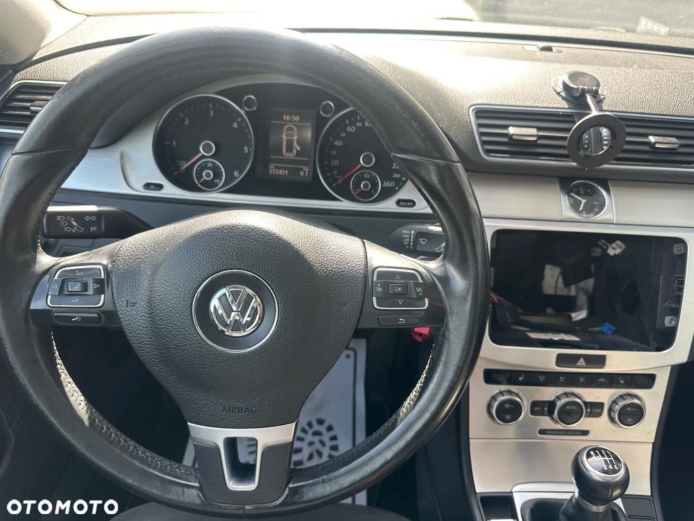 Volkswagen Passat Variant 2.0 TDI BlueMotion Technology Highline - 19