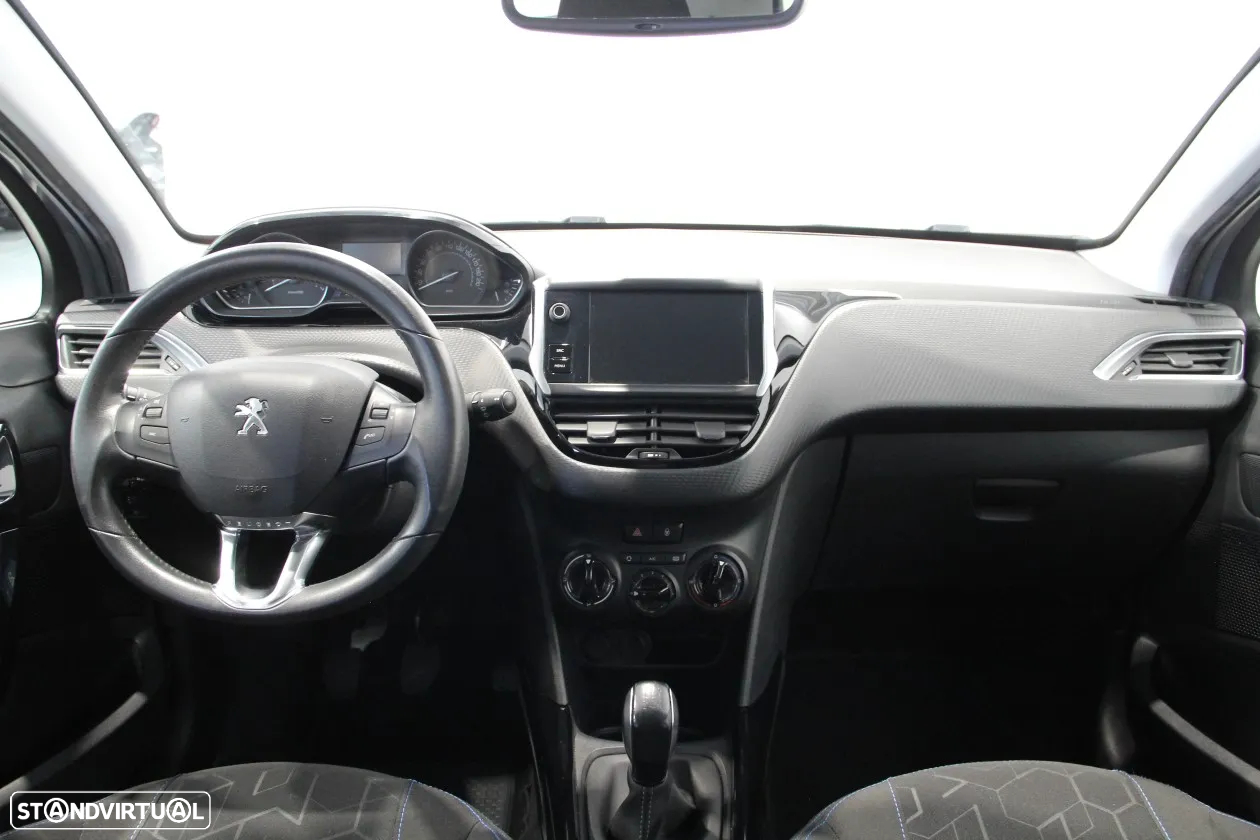 Peugeot 2008 1.2 PureTech Signature - 9