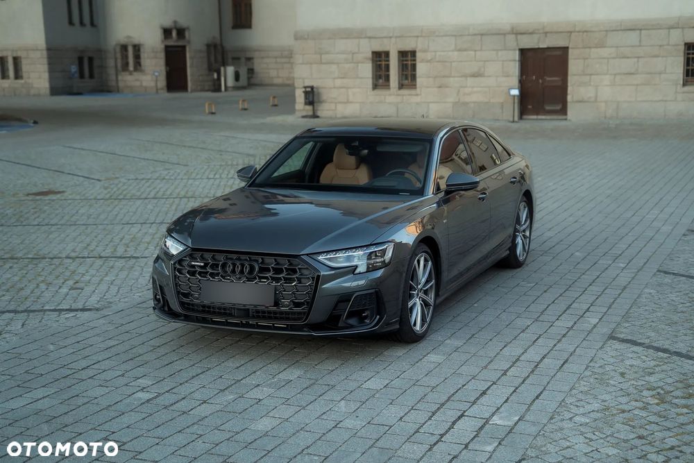 Audi A8 - 6