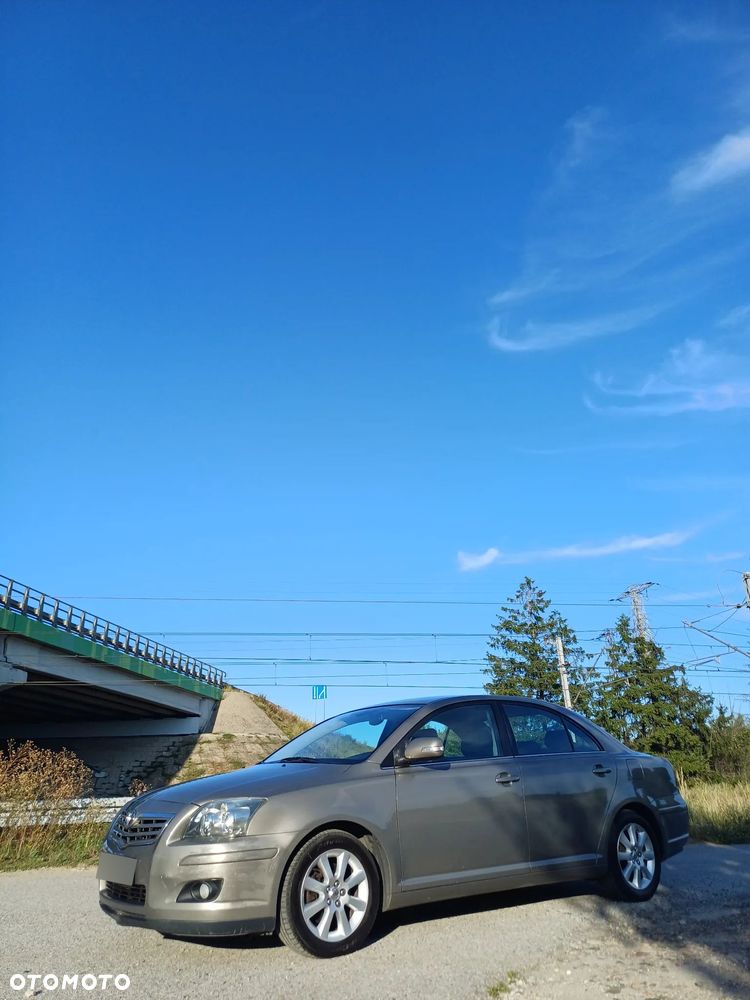 Toyota Avensis 2.0 D-4D Sol - 21