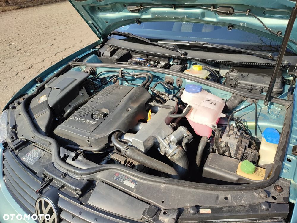 Volkswagen Passat - 25