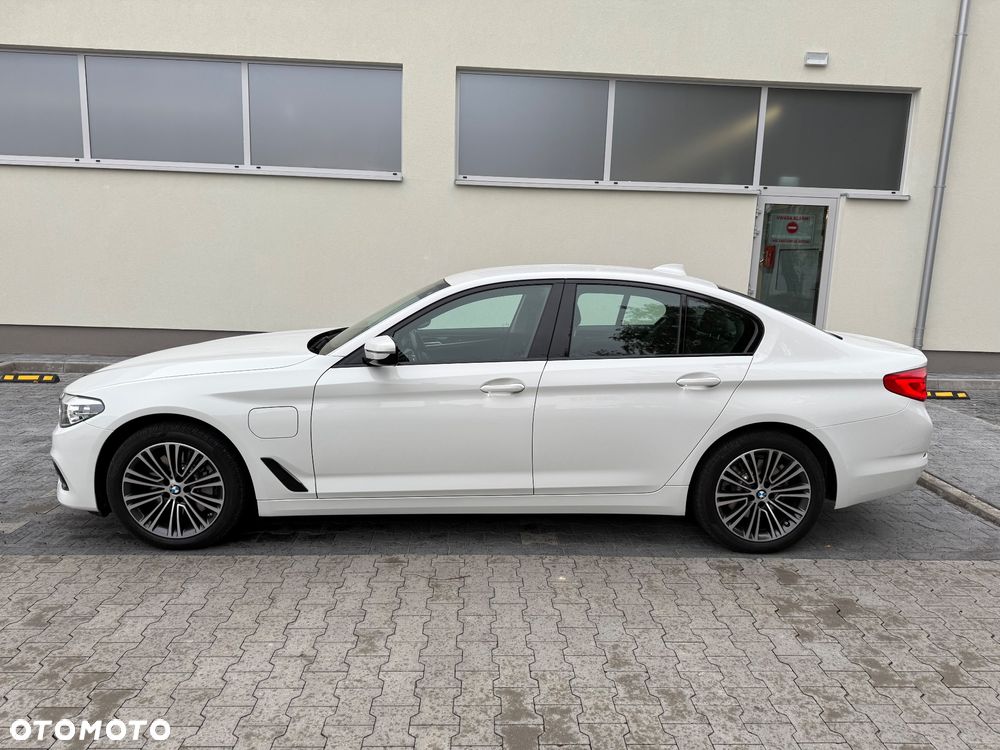 BMW Seria 5 530e iPerformance xDrive Sport Line sport - 4