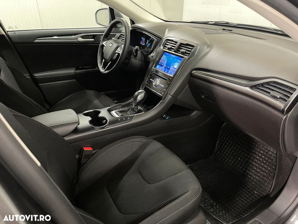 Ford Mondeo 2.0 HEV Titanium - 11