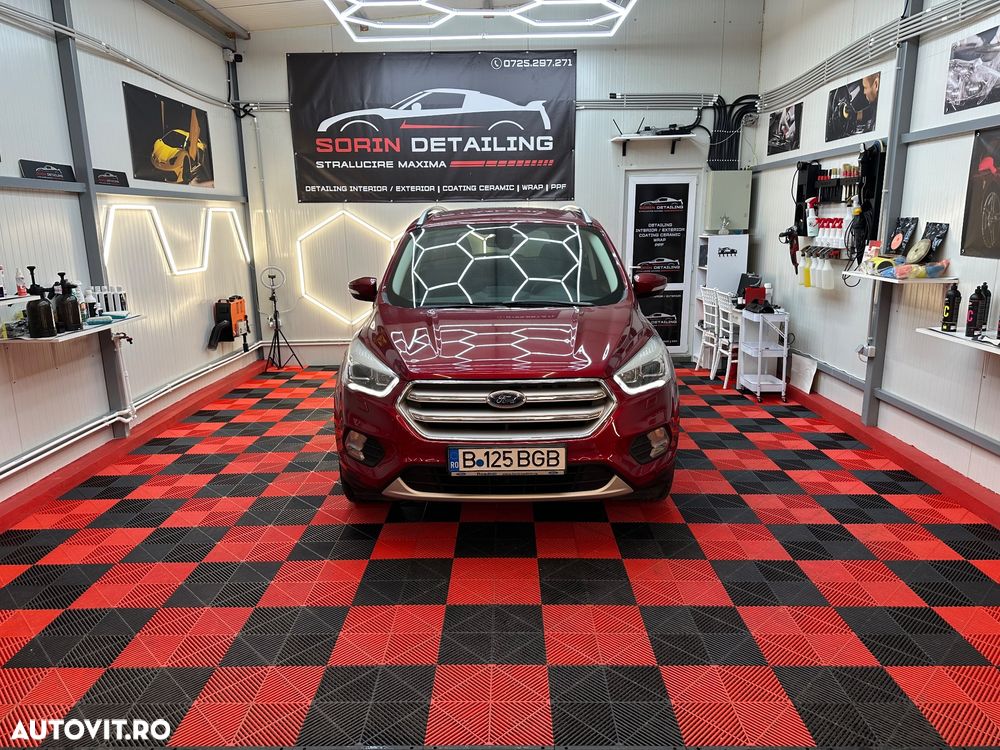 Ford Kuga 2.0 TDCi 4WD Powershift Titanium - 1