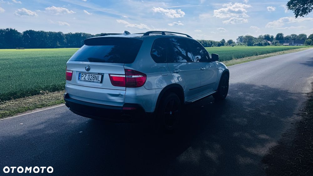 BMW X5 4.8i xDrive - 29