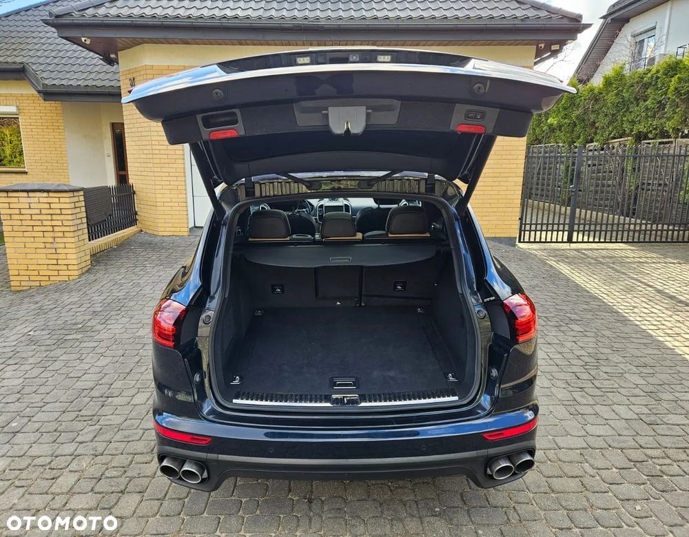 Porsche Cayenne - 8