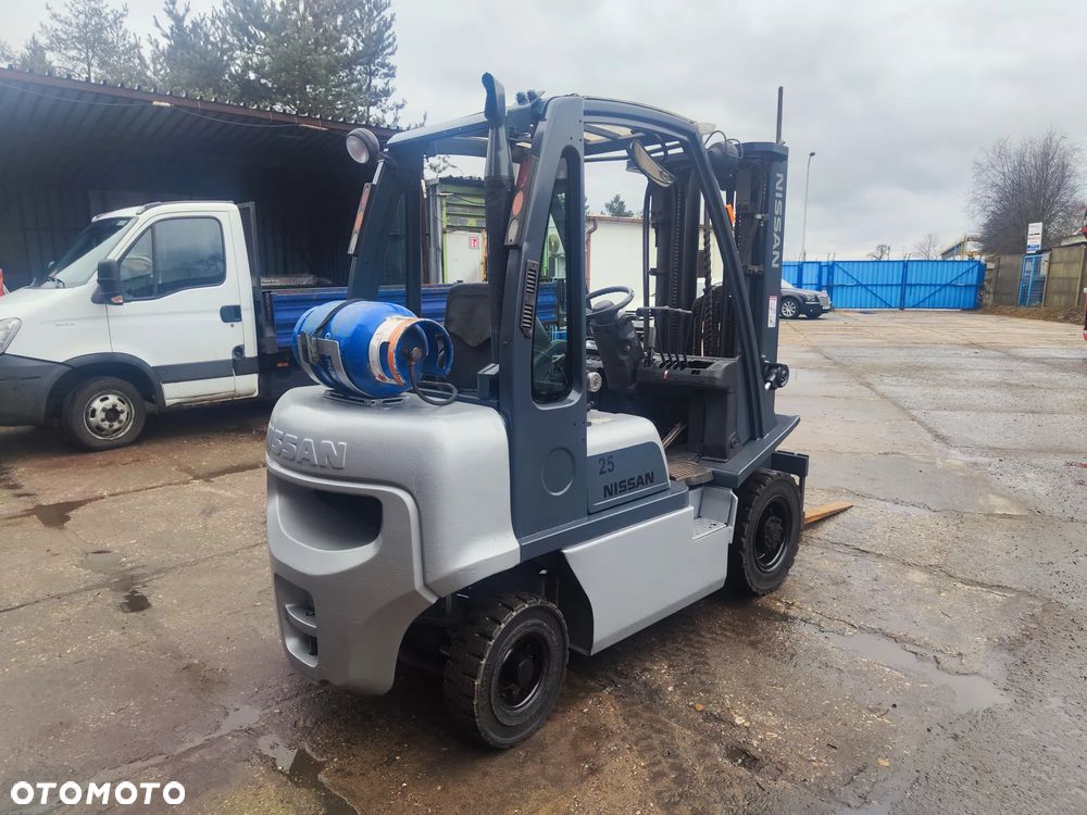 Nissan U1D2A25LQ - 3