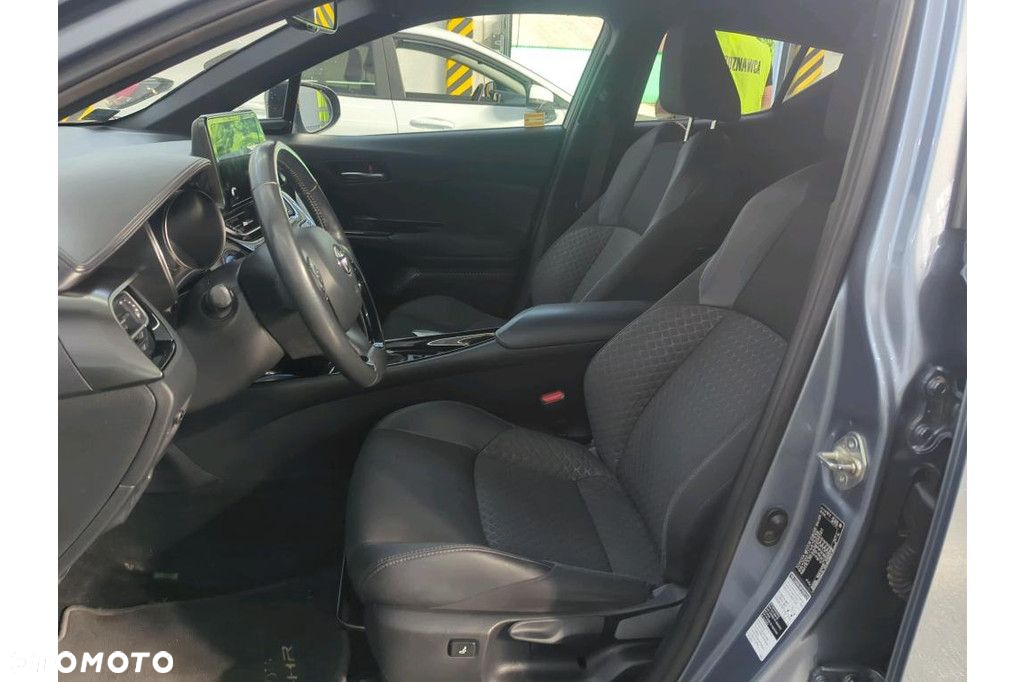 Toyota C-HR - 5