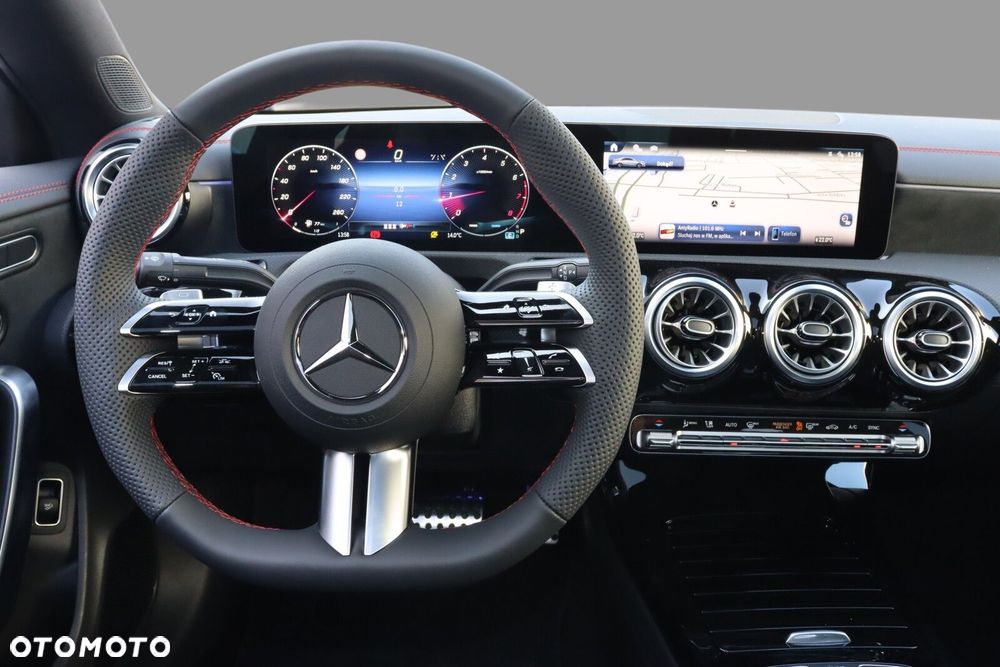 Mercedes-Benz CLA 200 AMG Line 7G-DCT - 14