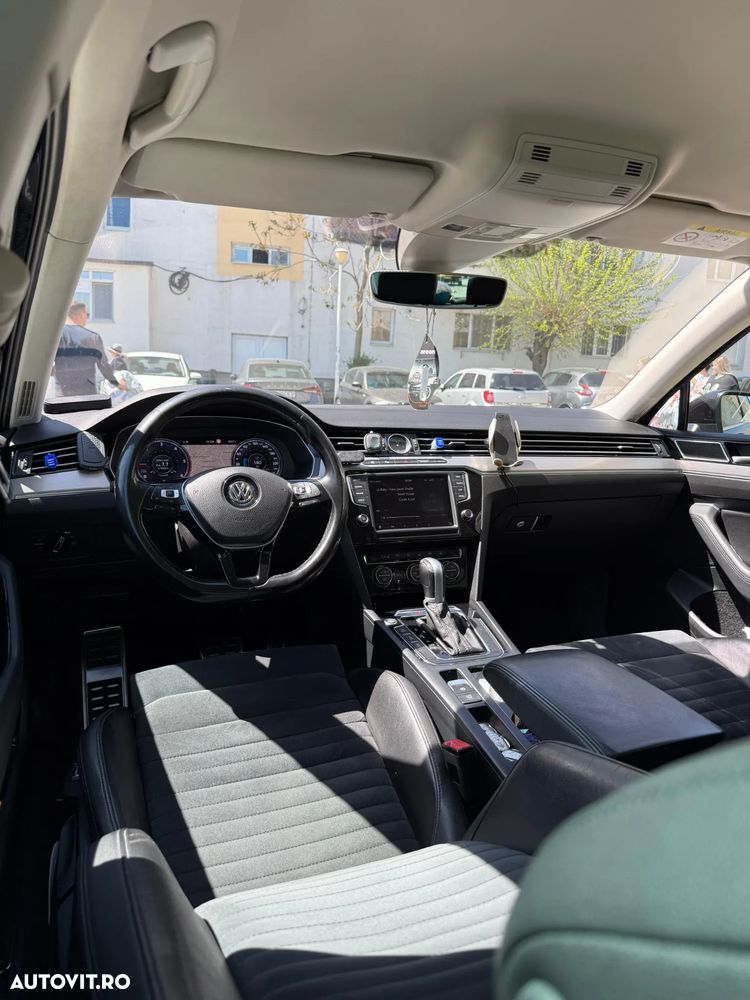 Volkswagen Passat - 12