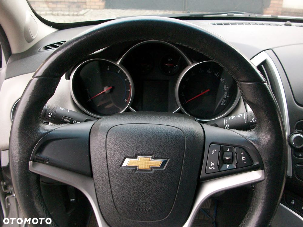 Chevrolet Cruze 1.6 LT+ - 21