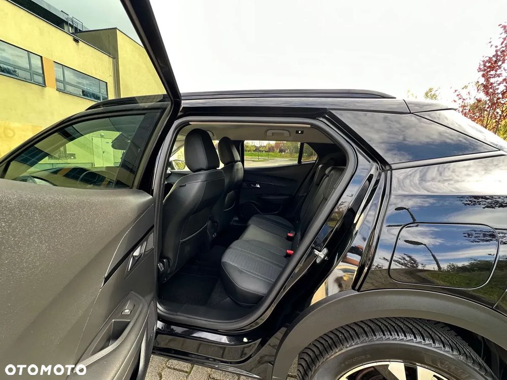 Peugeot 2008 BlueHDi 130 Allure S&S EAT8 - 24