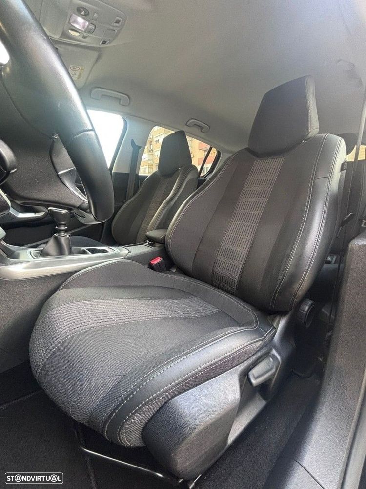 Peugeot 308 1.2 PureTech Allure - 6