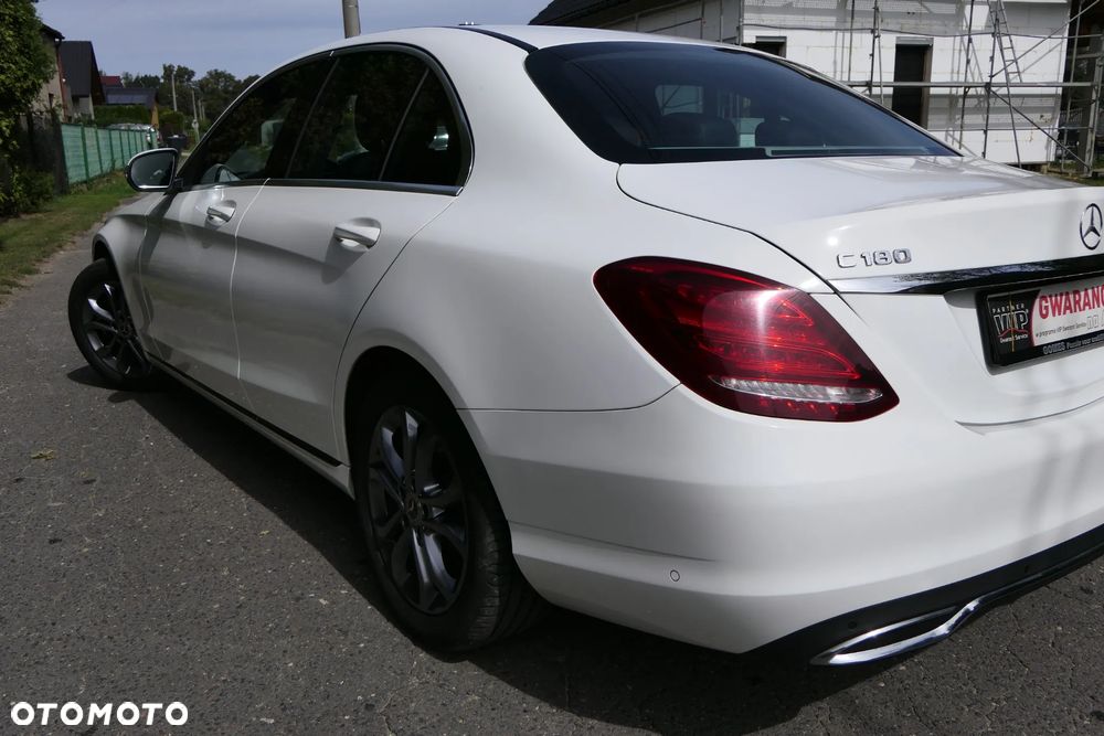 Mercedes-Benz Klasa C 180 CGI BlueEff Elegance - 3