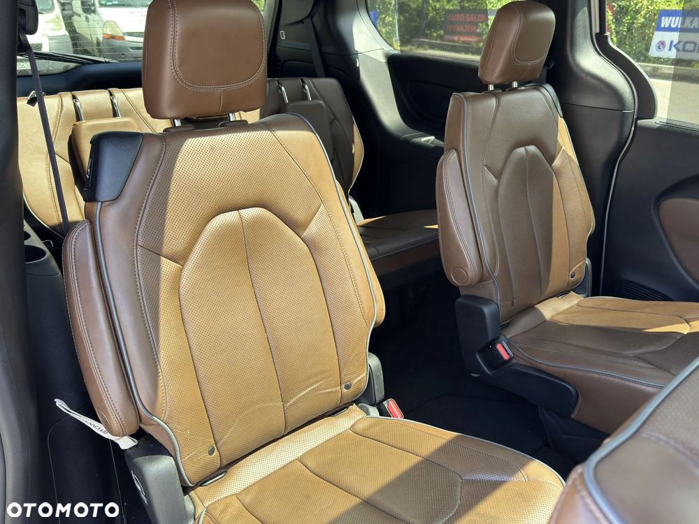 Chrysler Pacifica - 10