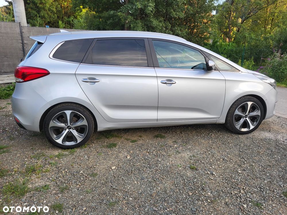 Kia Carens 1.7 CRDi 141 Dream Team Edition - 6