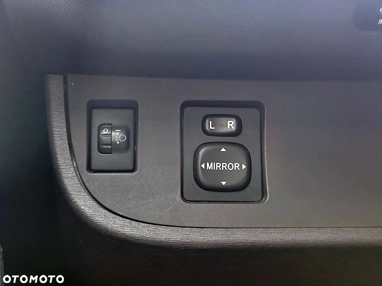 Toyota iQ 1.0 Luna CVT - 18