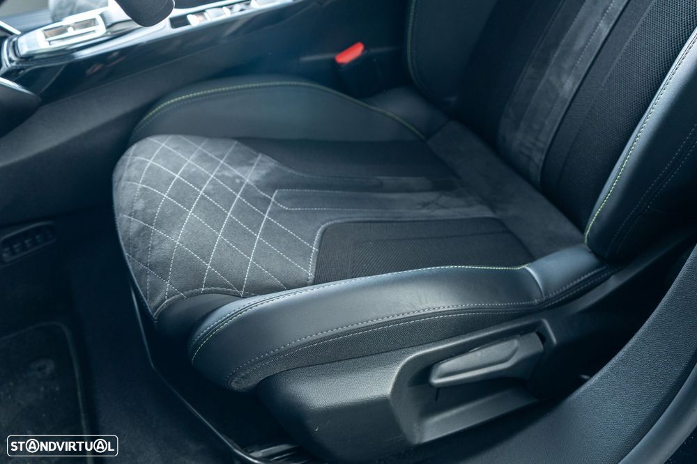 Peugeot e-2008 50 kWh GT Pack - 8