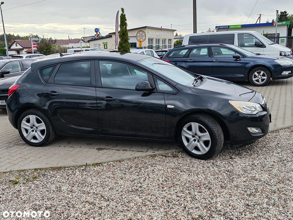Opel Astra 2011