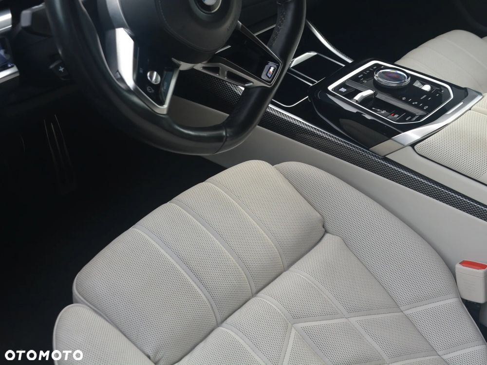 BMW Seria 7 740d xDrive - 9