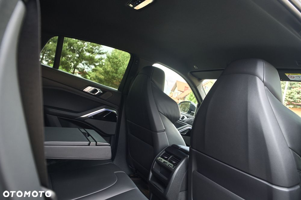 BMW X6 xDrive40d mHEV - 27