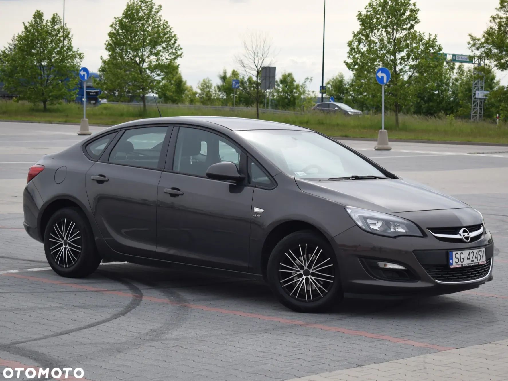 Opel Astra IV 1.4 Active - 1