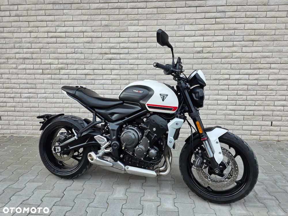 Triumph Trident - 9