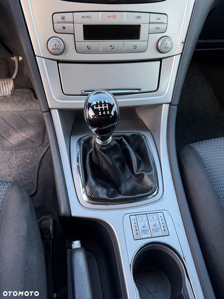 Ford Mondeo 2.0 TDCi Ambiente - 18