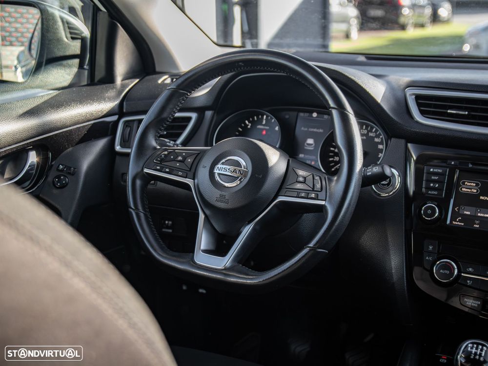 Nissan Qashqai 1.5 dCi N-Connecta J18 - 22