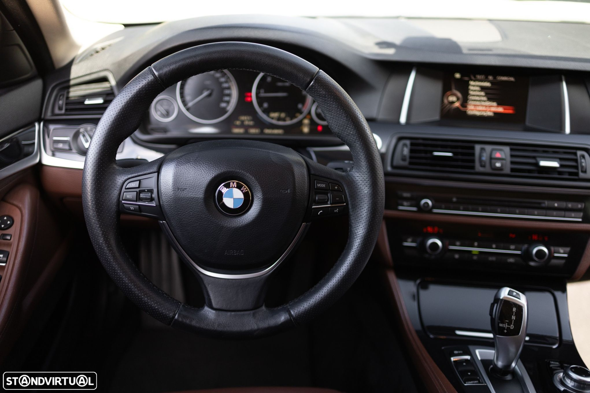 BMW 518 d Line Luxury Auto - 2