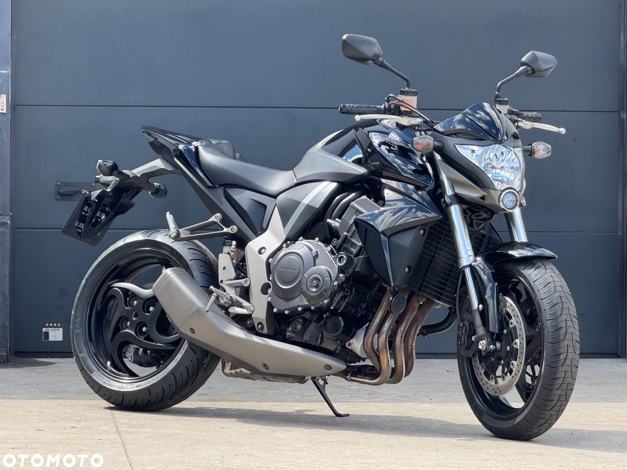 Honda CB - 1