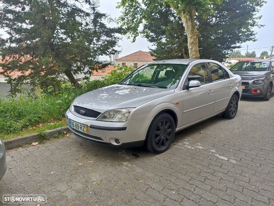 Ford Mondeo 1.8 Ghia - 8