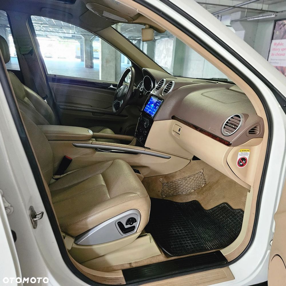 Mercedes-Benz GL - 11