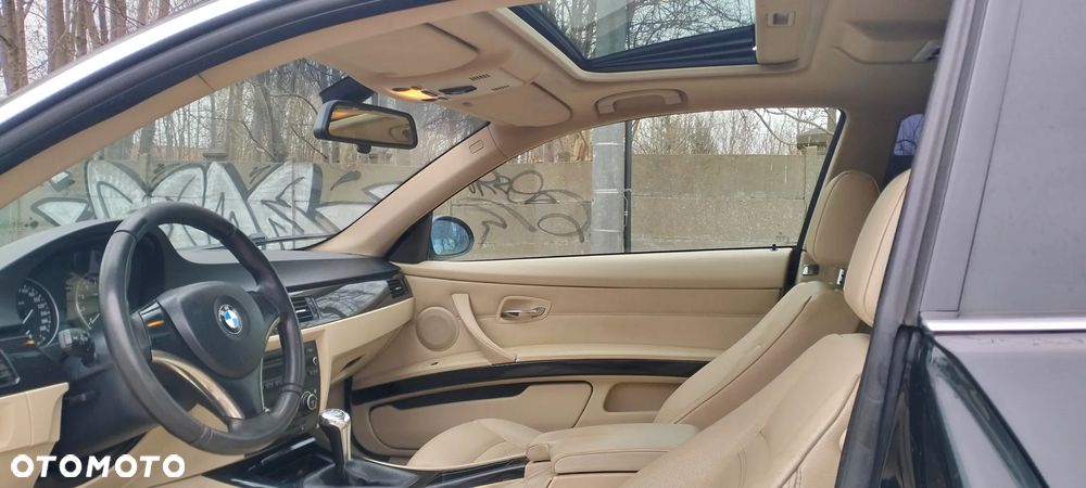 BMW Seria 3 325i - 7
