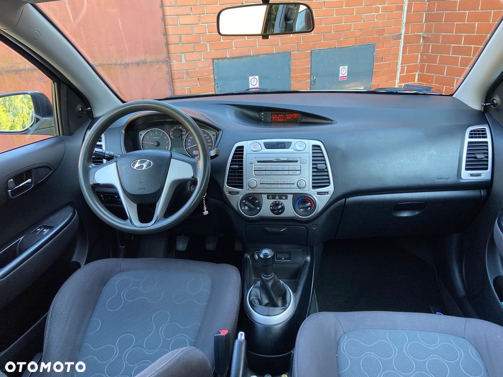 Hyundai i20 1.2 Classic + - 8