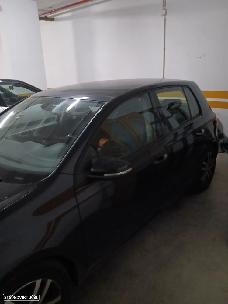 VW Golf 2.0 TDi Confortline - 4