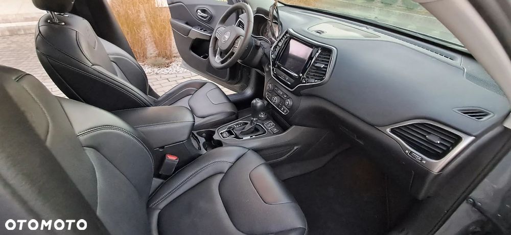 Jeep Cherokee - 6