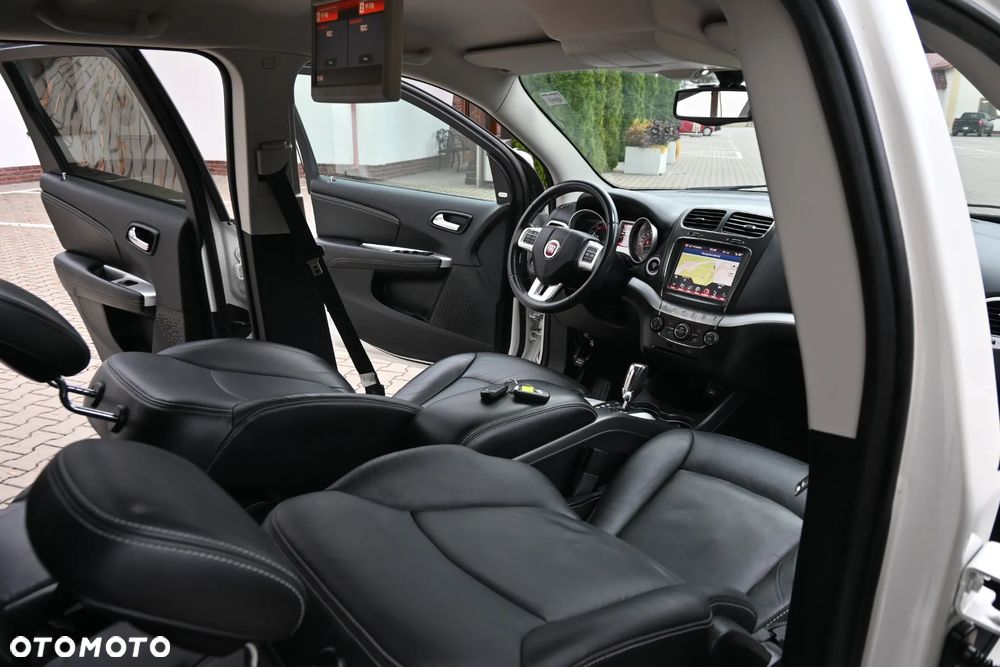 Fiat Freemont 2.0 Multijet 16V DPF Automatik Allrad Black Code - 36