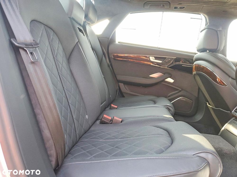 Audi A8 - 11