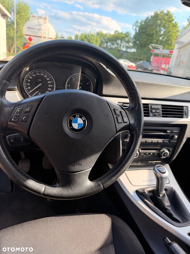 BMW Seria 3 320d DPF - 8