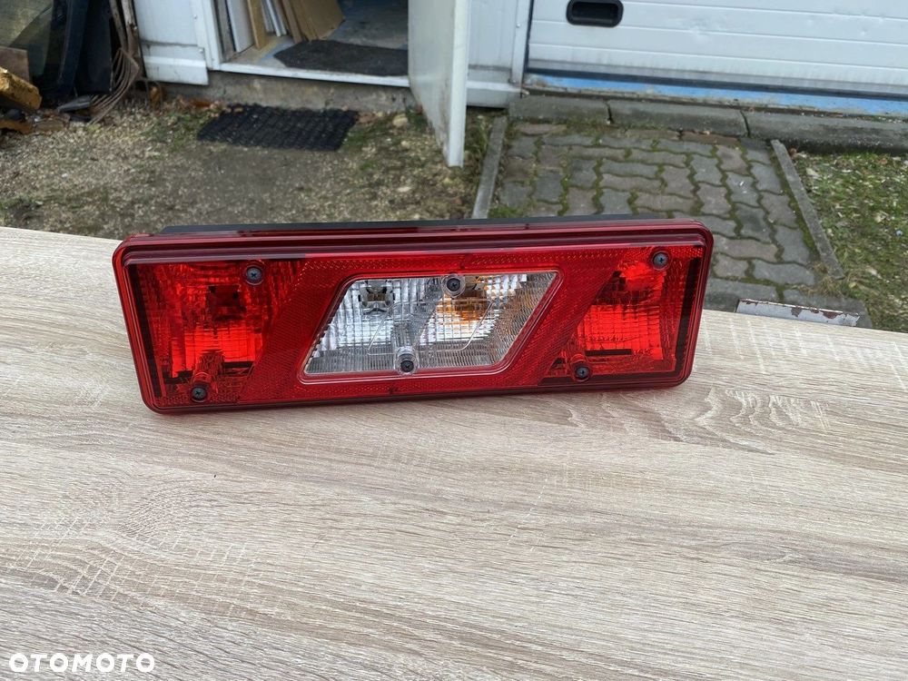 LAMPA TYŁ TYLNA PRAWA FORD TRANSIT SKRZYNIA KONTENER BK3113404CD - 1